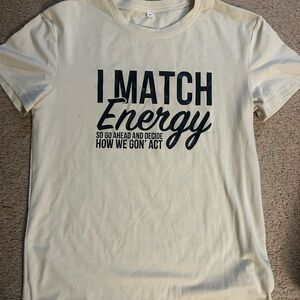 🦄6 items for $20 🦄 Cream Graphic T-Shirt